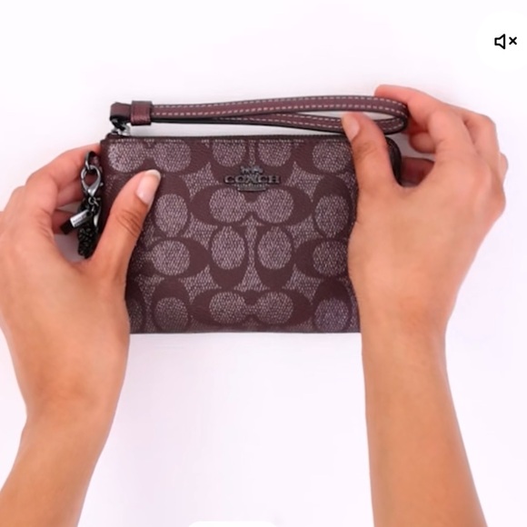 Coach Boxed Corner Zip Wristlet In Signature Canvas With Charms - Picture 4 of 4